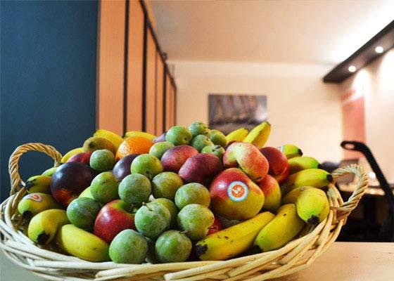 Corbeilles de fruits en Juillet